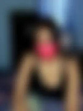 HotShanayaXO: διαδικτυακό σόου στην κάμερα