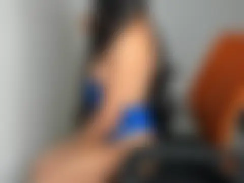 Sinny_Aish: διαδικτυακό σόου στην κάμερα