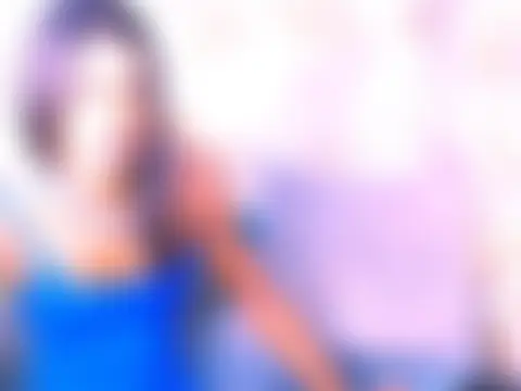 Seks show uživo modela spicybarbie na kameri
