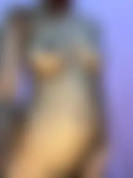 Small_Titss: διαδικτυακό σόου στην κάμερα