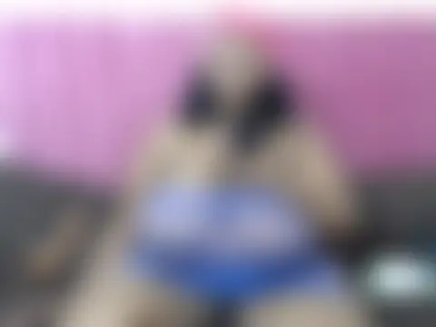 BustyBmw 即時 XXX 聊天