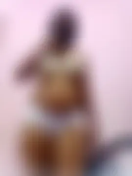 Malee_S Show in webcam