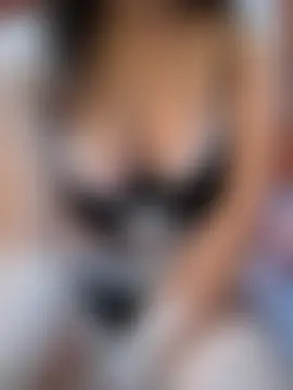 DoggyJasmine webkamerás műsora