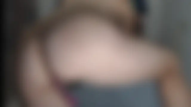 Milf_Valeria élő chatszobája