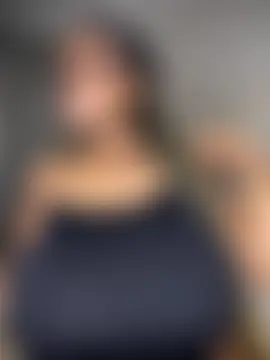 Bustygoddess32 网络视讯表演