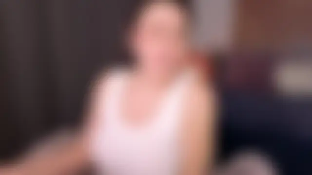 Ellie-Elizabethn Webbikameraesitys