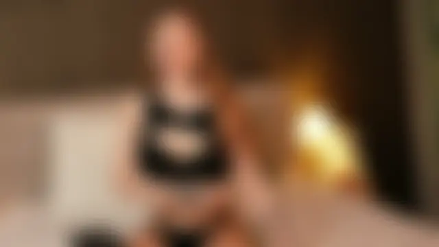 AuraM00n Webcam show