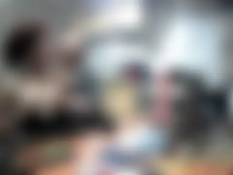 lacoloyelpela25's Live Chat Room