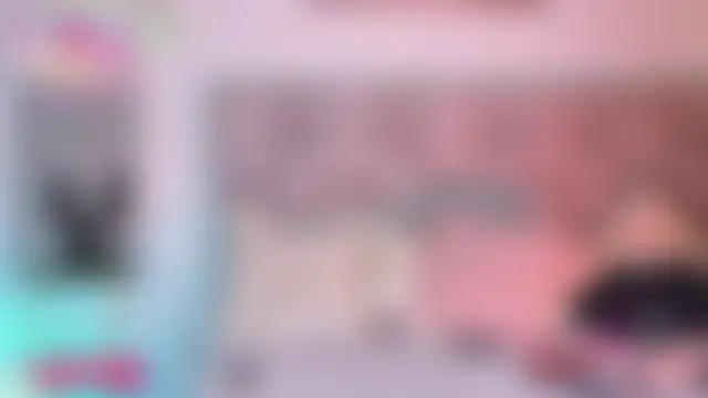 MiiaBlumm_'s Live Chat Room