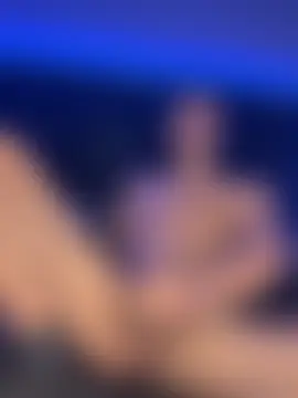 willclayy: διαδικτυακό σόου στην κάμερα
