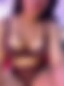 Zafira_Alabi's Live Chat Room