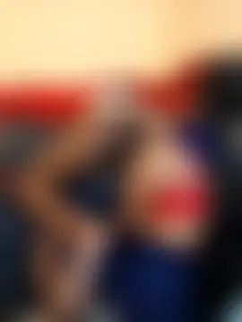 Show modela INDIANDESIMATURE na web-kameri