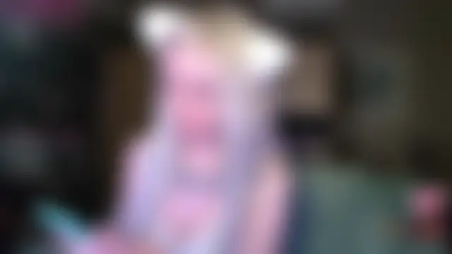 mischellemeow13's Live Chat Room