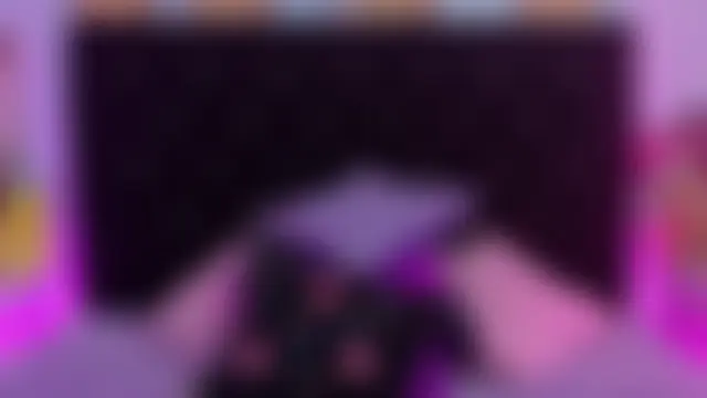 lizz_bela1's Live Chat Room