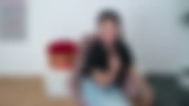 LadyLiia Adlı Modelin Canlı Sohbet Odası