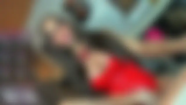 Tarah_Lewis Show in webcam