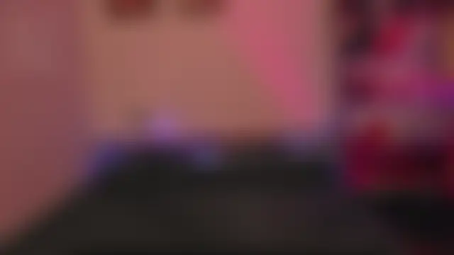 Olivia_Faye élő chatszobája