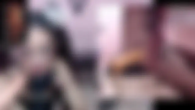 Aleusa_: διαδικτυακό σόου στην κάμερα