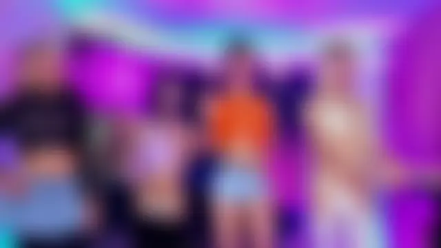 Queens_Wonders_Blonders: онлайн-секс-шоу