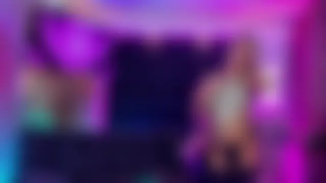 Queens_Wonders_Blonders Webcam Show