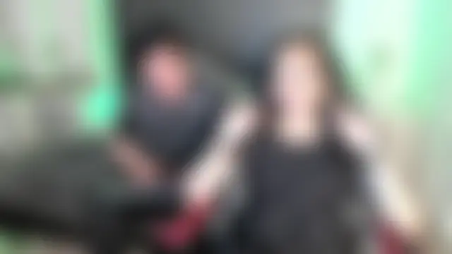 Seks show uživo modela inkedsinners_ na kameri