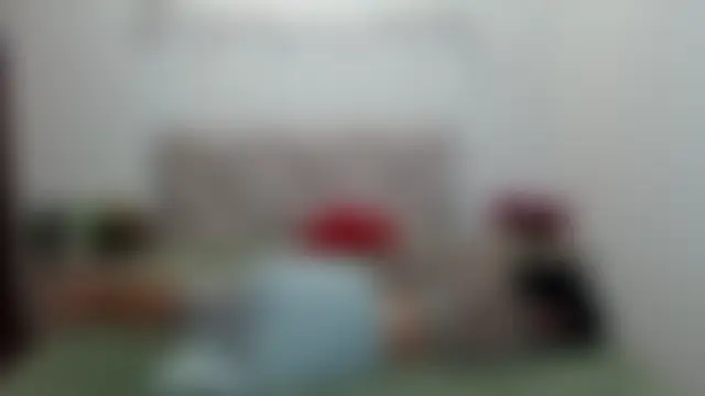 Pokój czatu na żywo – CameronEnns