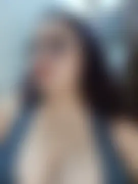 แชท XXX สดของ CURVY-HORNY