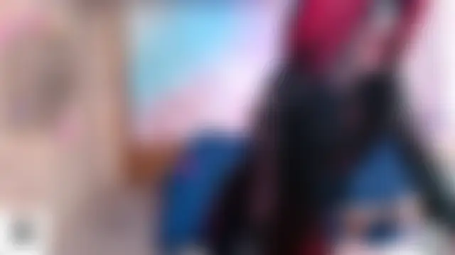 Valhanna-: διαδικτυακό σόου στην κάμερα