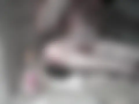 Twoslipperywhenwett's Live XXX Chat