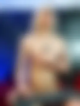 crislingery_dolli Show in webcam