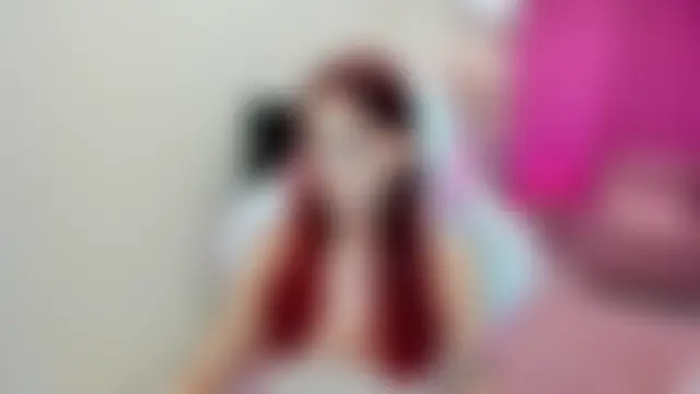 XXX chat uživo modela RedLipse