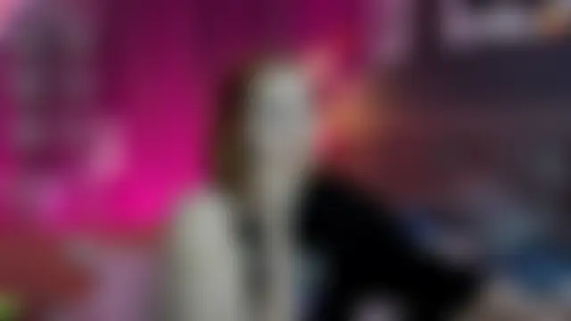 Lesi_Moonie01's Live Chat Room