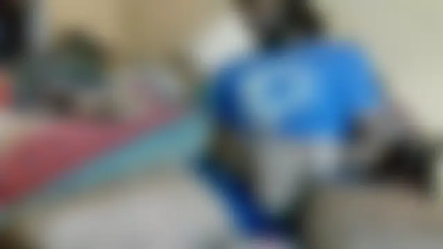 EYEzIAM: διαδικτυακό σόου στην κάμερα