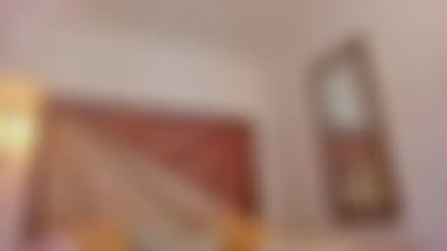 Chat soba uživo modela FaloonRoussel