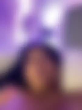 Annie_Alicee Adlı Modelin Canlı Sohbet Odası