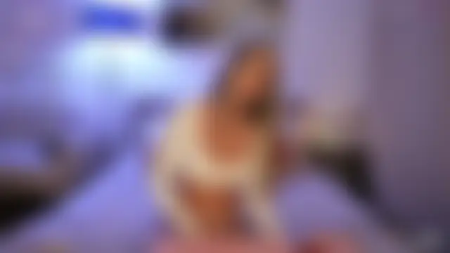 Juicy_Sophy Show in webcam