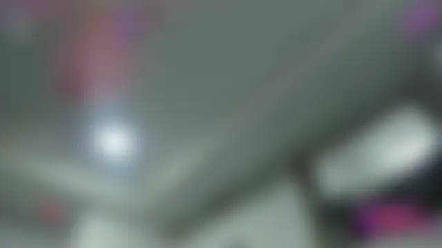 Aurora_Blackmont's Live Chat Room