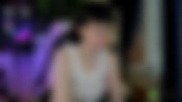 Melissa_Wells élő chatszobája