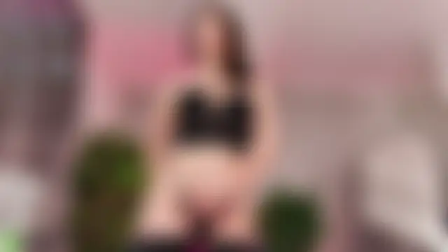 Seks show uživo modela MayaSpringX na kameri