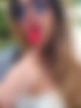 Karen_San_Miguel: διαδικτυακό σόου στην κάμερα