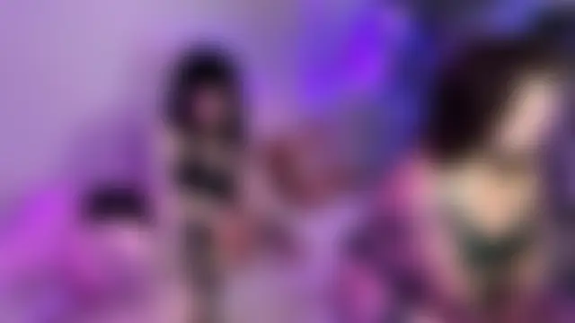 Zoe_and_Coco webcam show