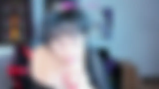 Silvia_Wallec Adlı Modelin Canlı Sohbet Odası