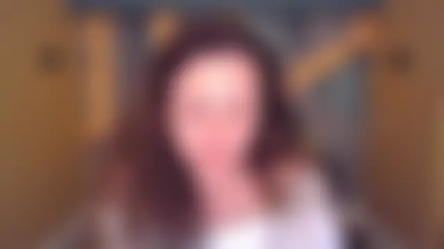 غرفة دردشة EllaLong المباشرة