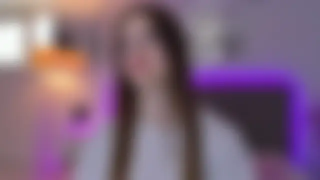 LuisaClover's Live Chat Room