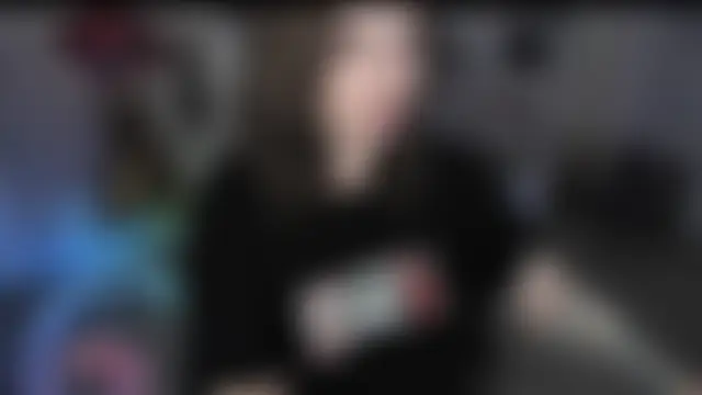 HoneySallyMoore élő chatszobája