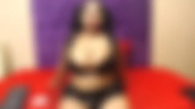 EBONYBUSTYY's Live Chat Room