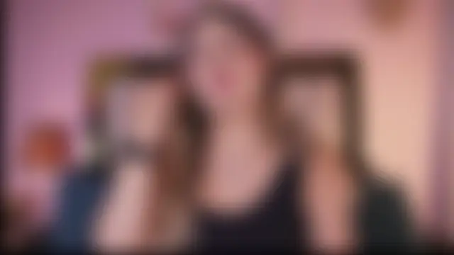 emmy_r élő chatszobája