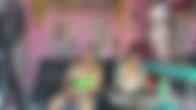 lesbiancuple Chat Room in diretta