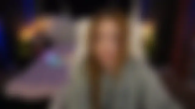 LizzaMoonn 现场聊天室