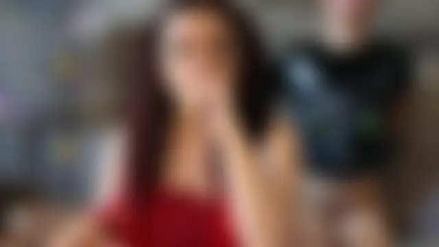 Vika_loves_you: διαδικτυακό σόου στην κάμερα